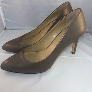 Ann Taylor Point Toe Pump Taupe Sz8.5